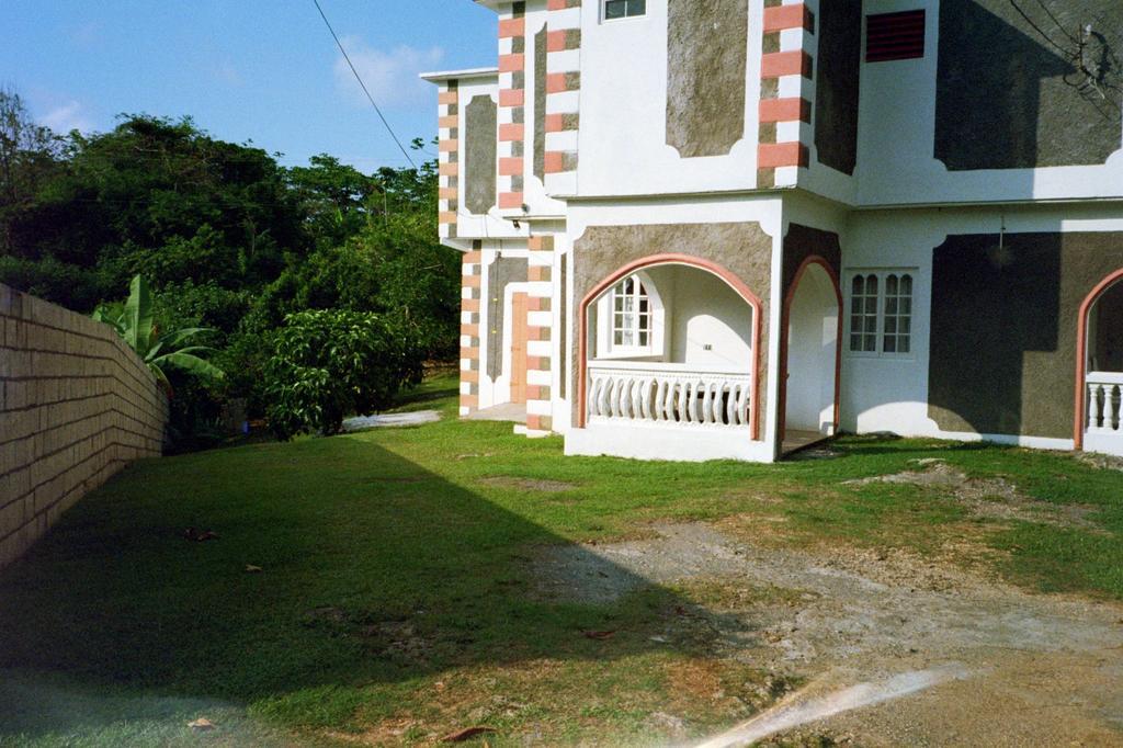 Boston Beach Guesthouse Port Antonio Buitenkant foto